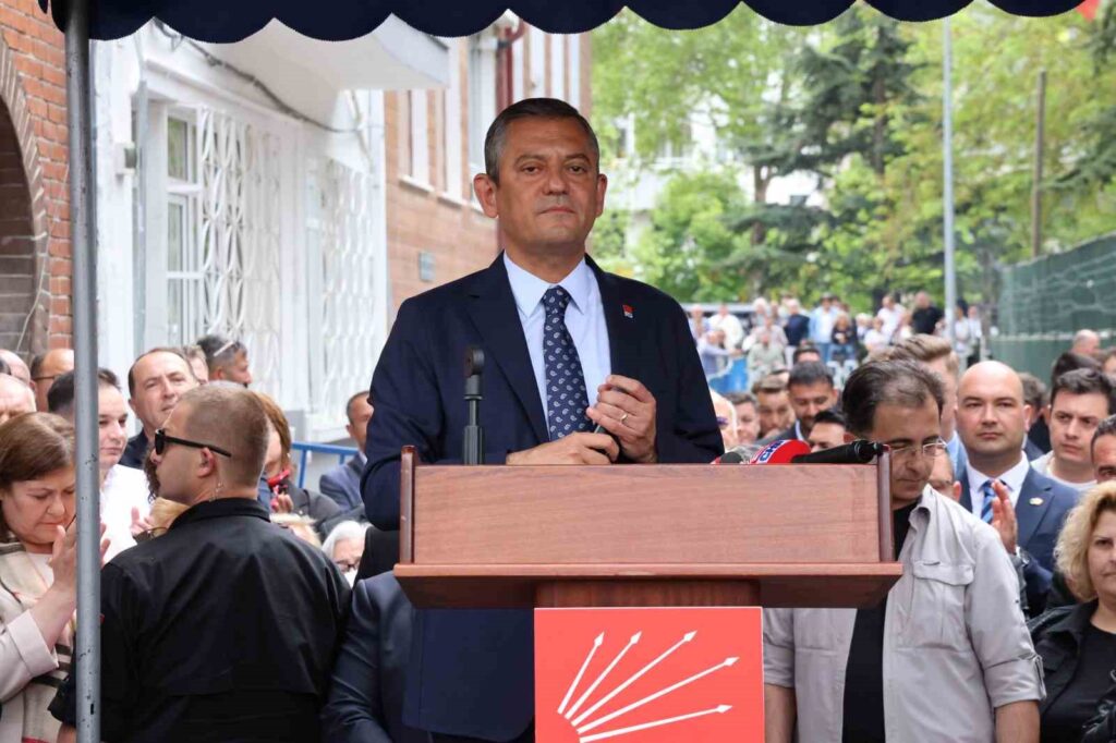 Özgür Özel: Ha invitato i cittadini a partecipare a marce pacifiche