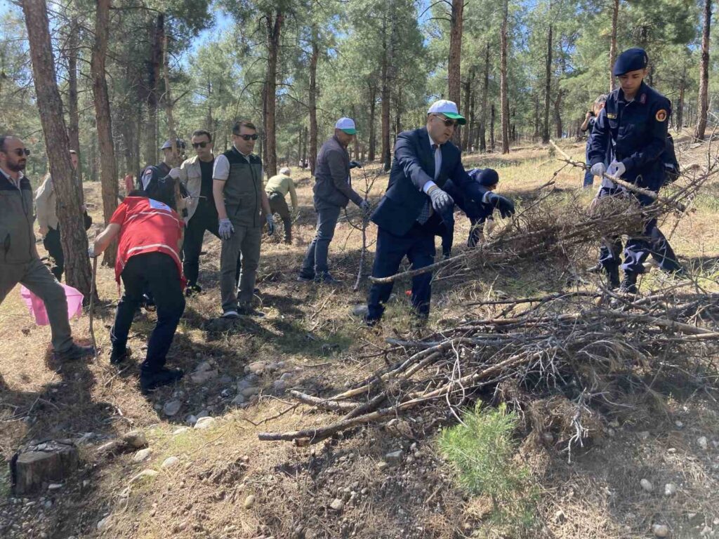 Progetto Questa Foresta è Mia: Attività di Pulizia nella Foresta Urbana di Burdur