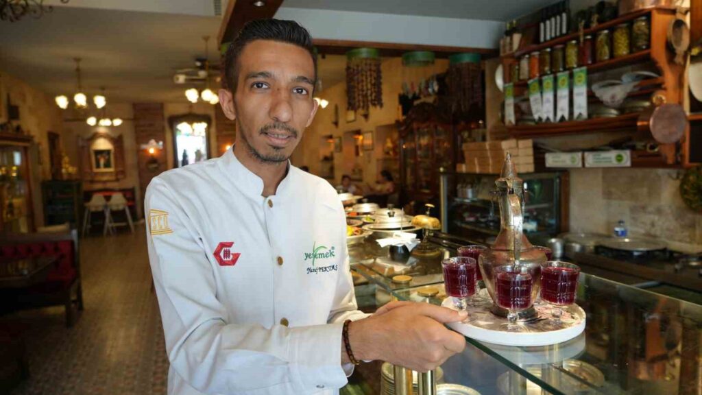 Godere della freschezza con lo sciroppo di reyhan a Gaziantep