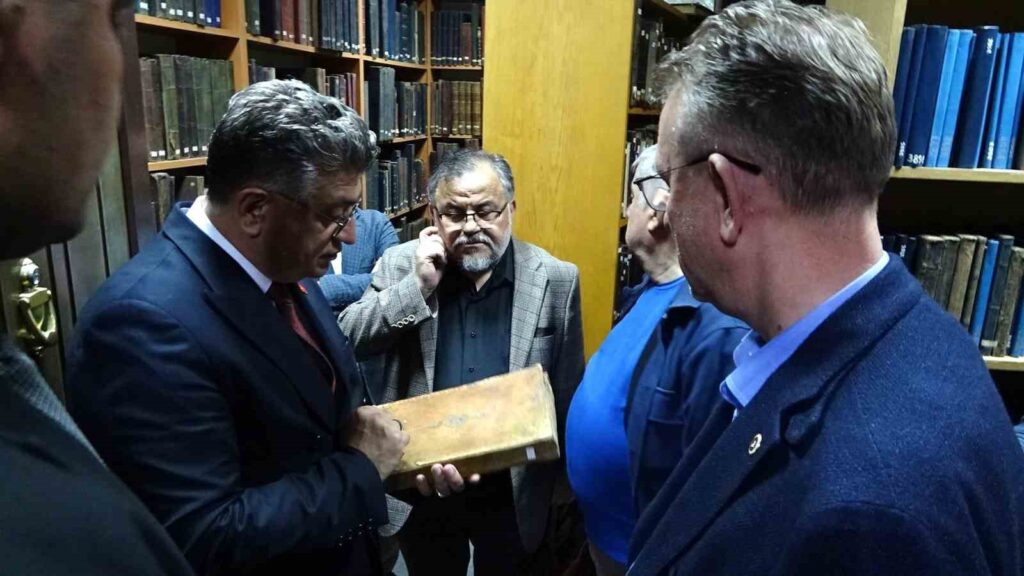I preziosi tesori della Biblioteca Zeytinoğlu di Tavşanlı