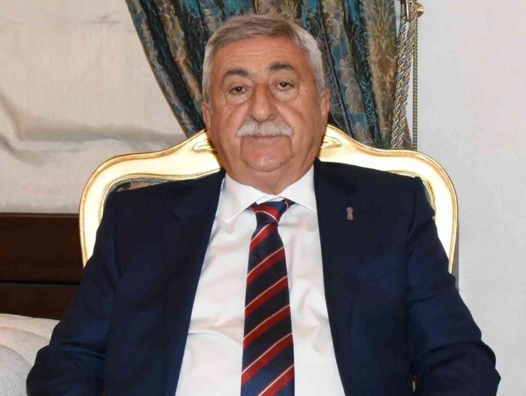 Tarife üzerinden alınan muayene ücretleri, aracın cinsine ve yaşı ile motor silindir hacmine göre değişiklik gösterebilir. Muayene ücretlerinin ödenmesi ise genellikle nakit ya da kredi kartı ile yapılabilmektedir. Ayrıca, bazı özel muayene istasyonları taksitli ödeme seçenekleri de sunabilmektedir.