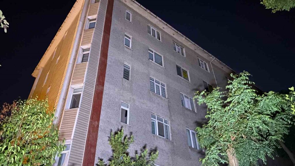 A Istanbul, nel quartiere Eyüpsultan, il black-out ha causato disagi ai residenti del complesso.