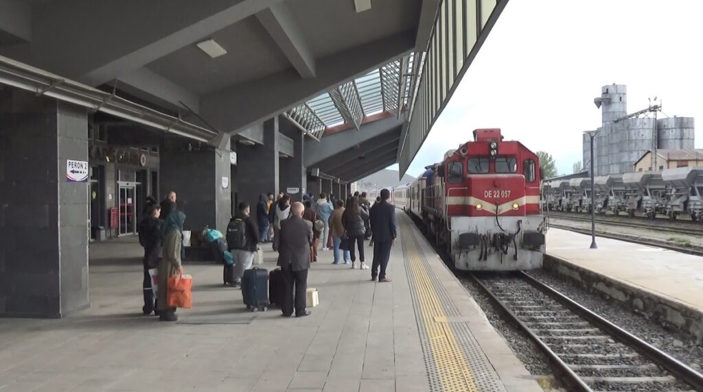 Aumentano i viaggi in treno a Kars