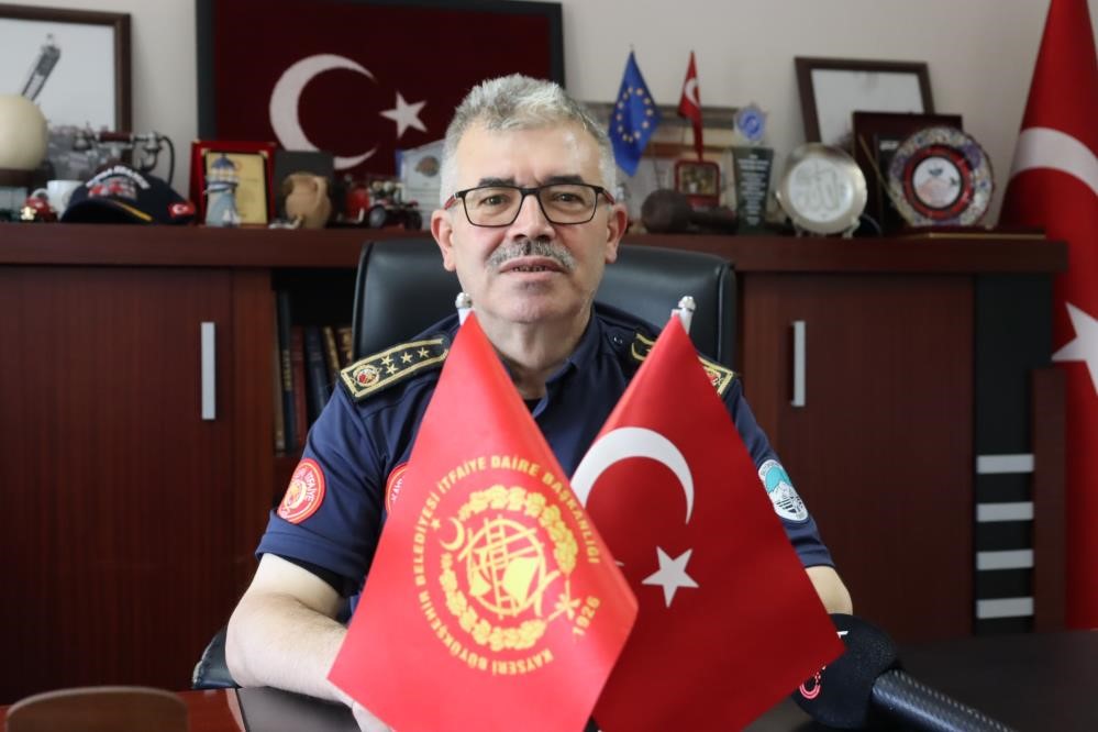 Avvertimenti sul caldo da Mustafa Kızılkan, capo del dipartimento dei pompieri del comune metropolitano di Kayseri
