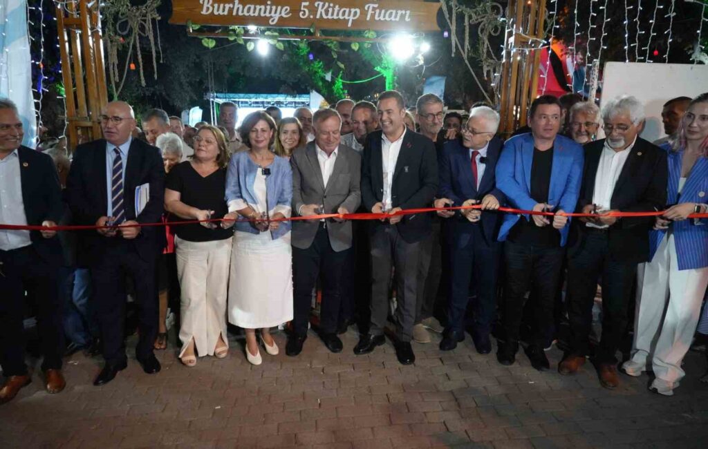 Fiera del Libro di Burhaniye 2023: È iniziato l’evento con Perihan Savaş come Ospite d’Onore.