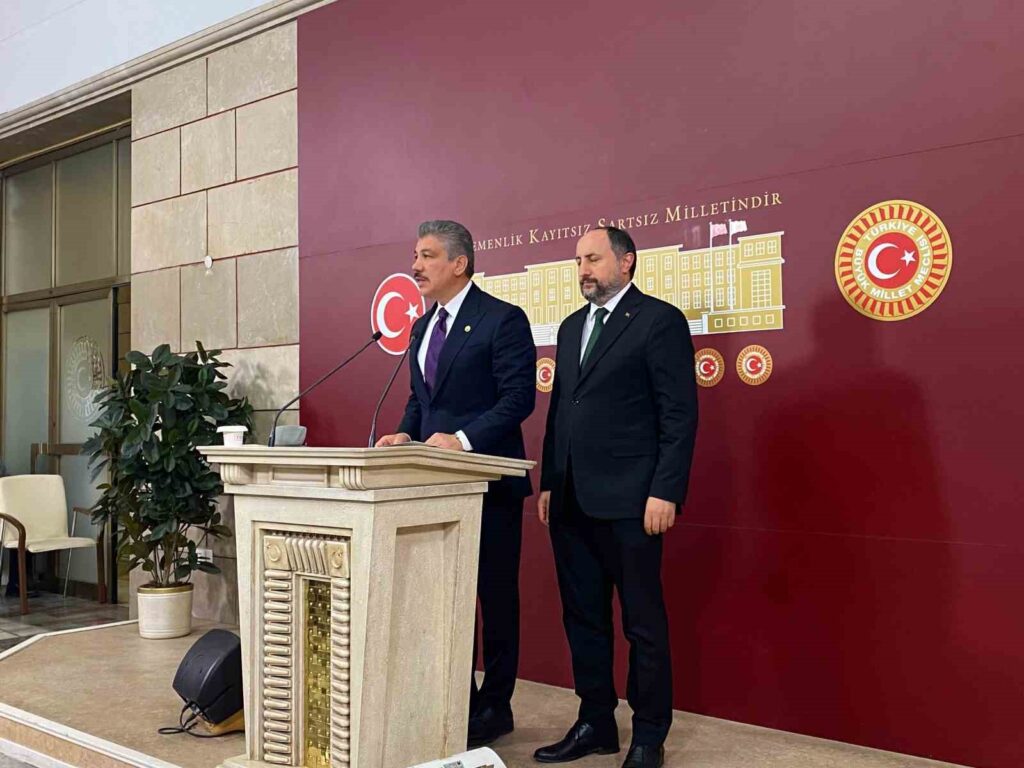 Invito al Presidente dello Stato di Palestina Abbas a parlare presso il Parlamento turco.