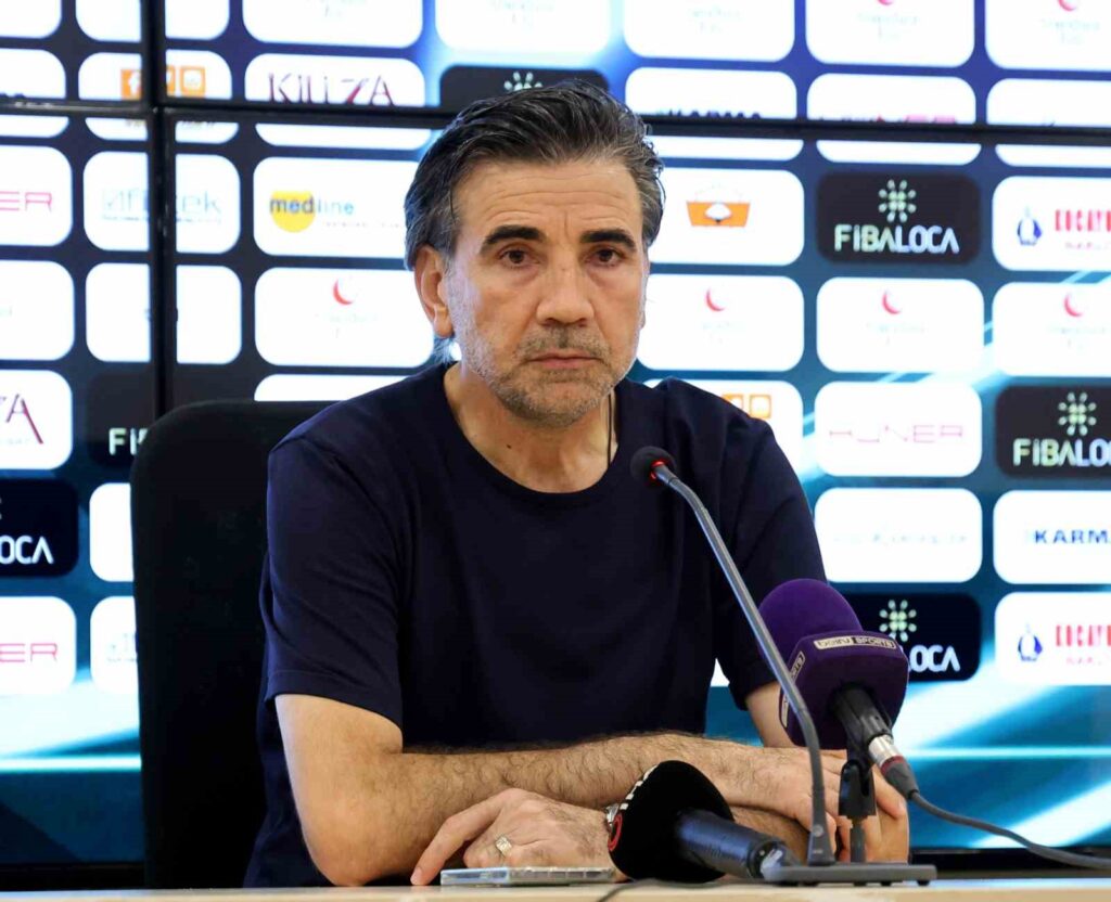 Critica dell’arbitro da Osman Özköylü, allenatore del Pendikspor
