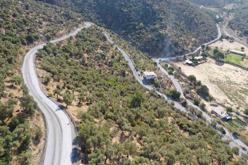 Il Comune di Aydın continua i lavori di costruzione stradale.