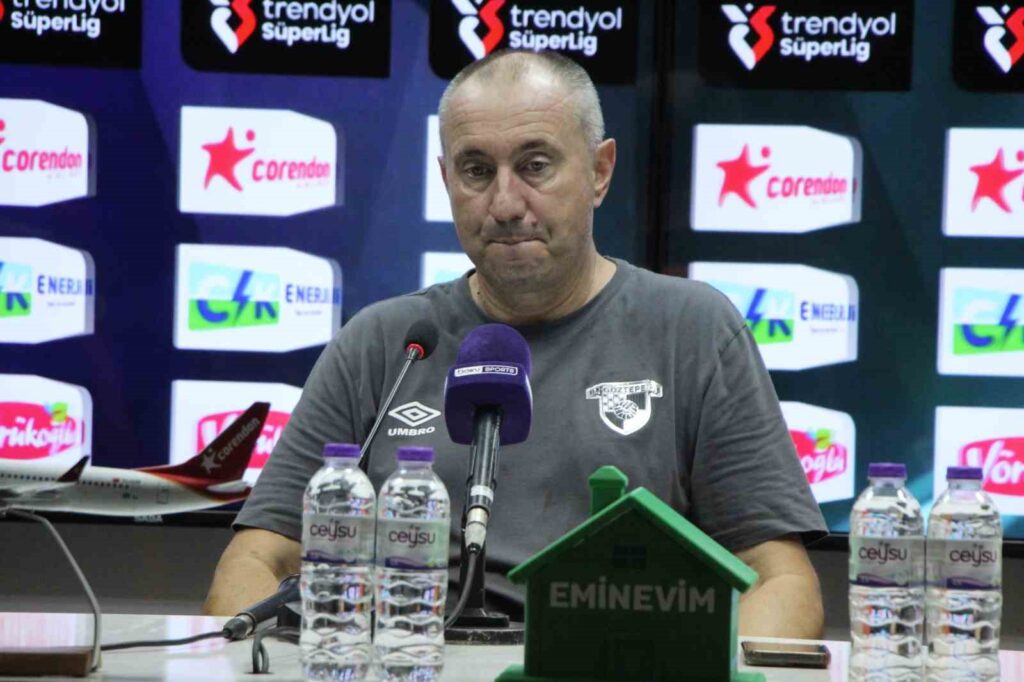 Valutazioni del tecnico del Göztepe Stanimir Stoilov e reazione alle penalizzazioni dei tifosi.