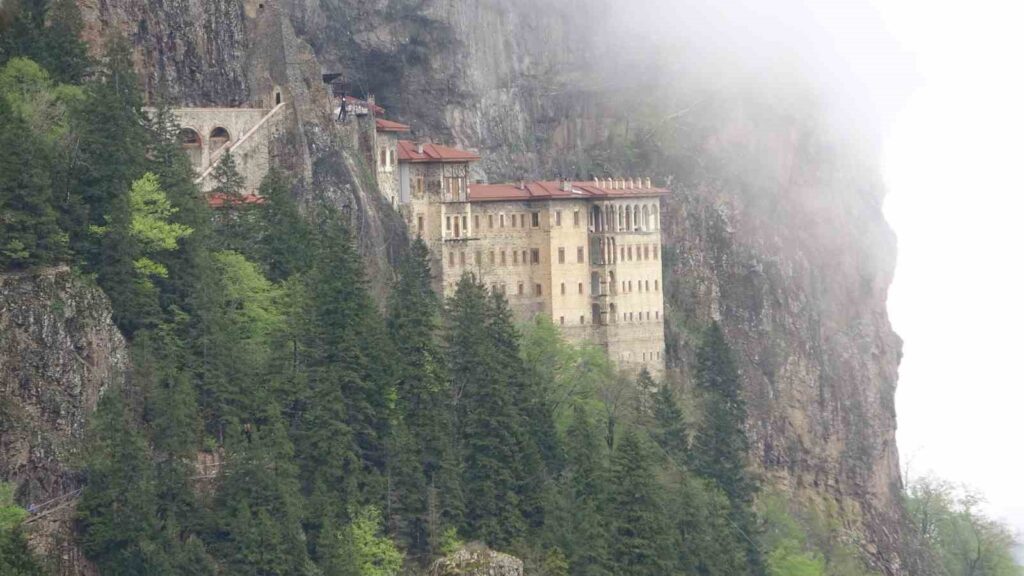 2024 Dati sul Turismo di Trabzon: Diminuzione del Numero di Turisti Stranieri, Aumento dei Turisti Locali