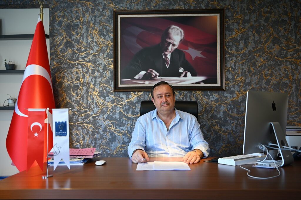 Tensione al Comune di Kuşadası: Dichiarazione Forte dal Vice Sindaco