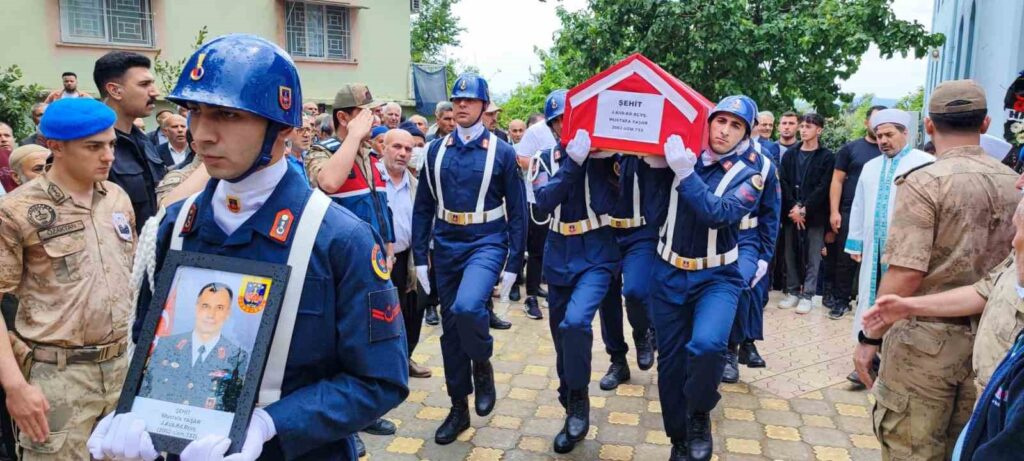 Jandarma Staff Sergeant Mustafa Yaşar, who was martyred in Erzurum, was bid farewell on his final journey