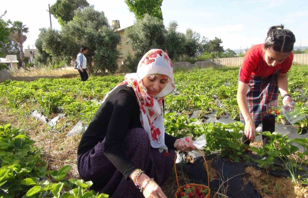 Mersin Provincial Director of National Education, Fazilet Durmuş, Met with Students in Silifke