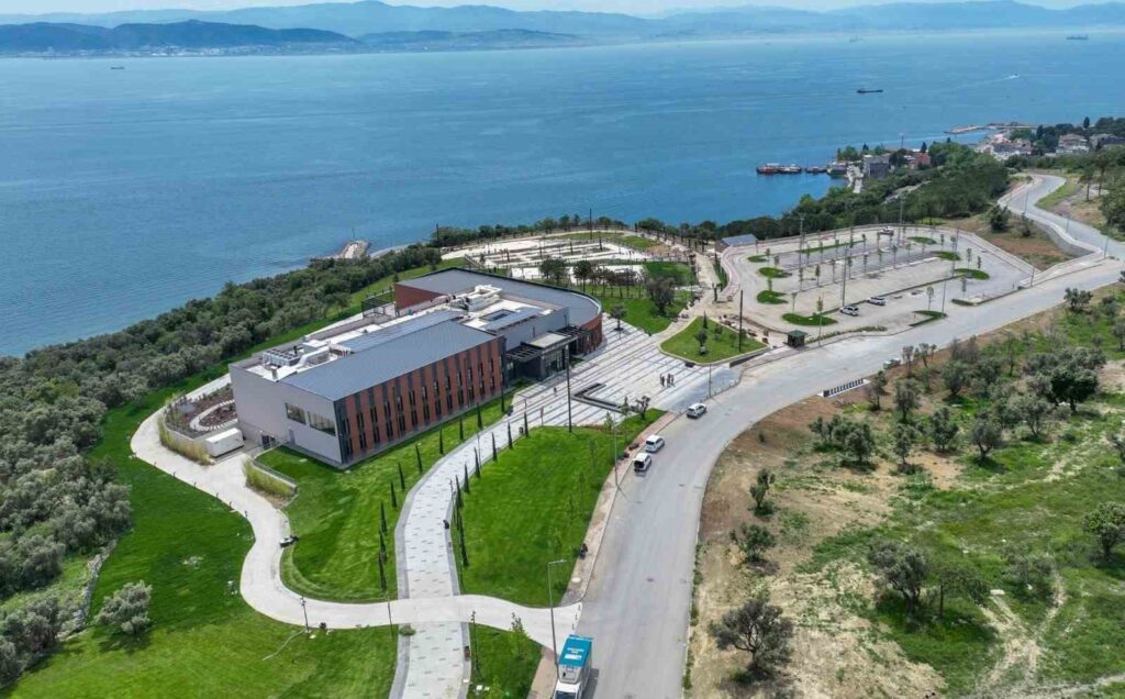 The library with a view was gifted to the youth