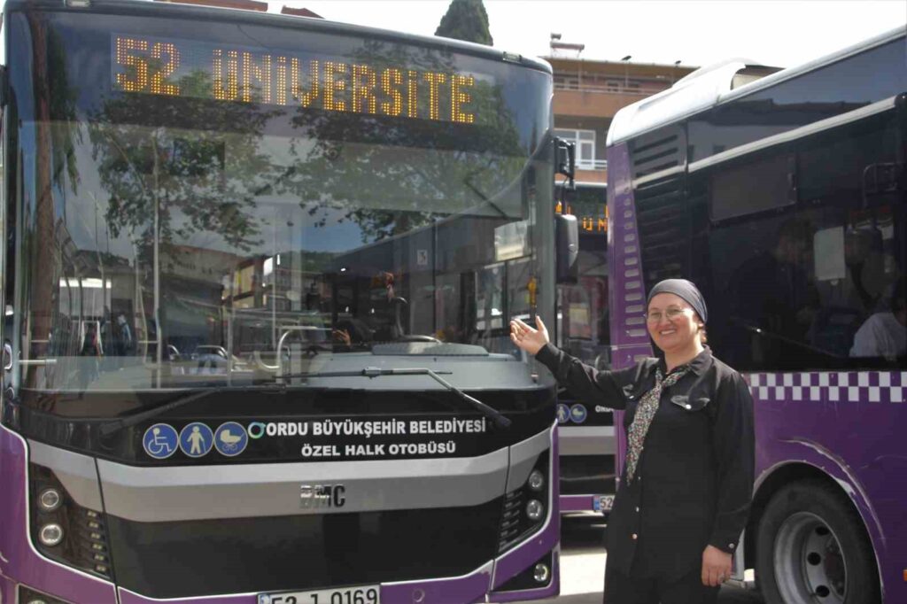 Woman Driver Continues Journey in Ordu