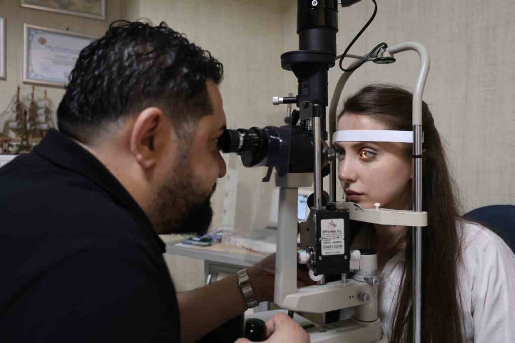 Choosing the wrong sunglasses can accelerate macular degeneration