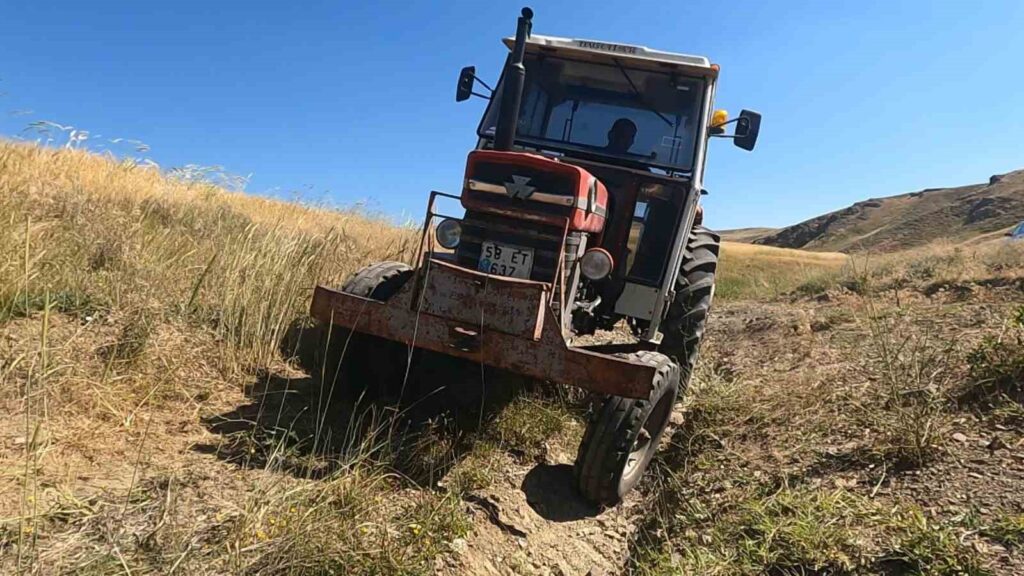 Farmers from Şarkışla are requesting the repair of the roads damaged before the harvest