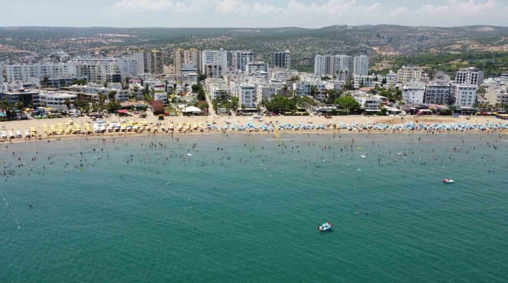 Holidaymakers flocked to Mersin, beaches filled up