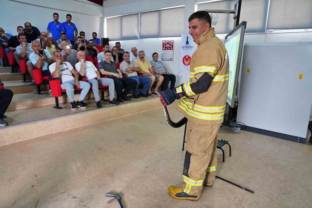 Izmir Fire Department received snake catching training