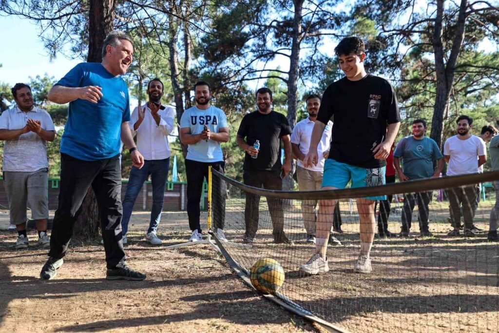 Osman Aşkın Bak: ‘Record applications for GSB youth camps’