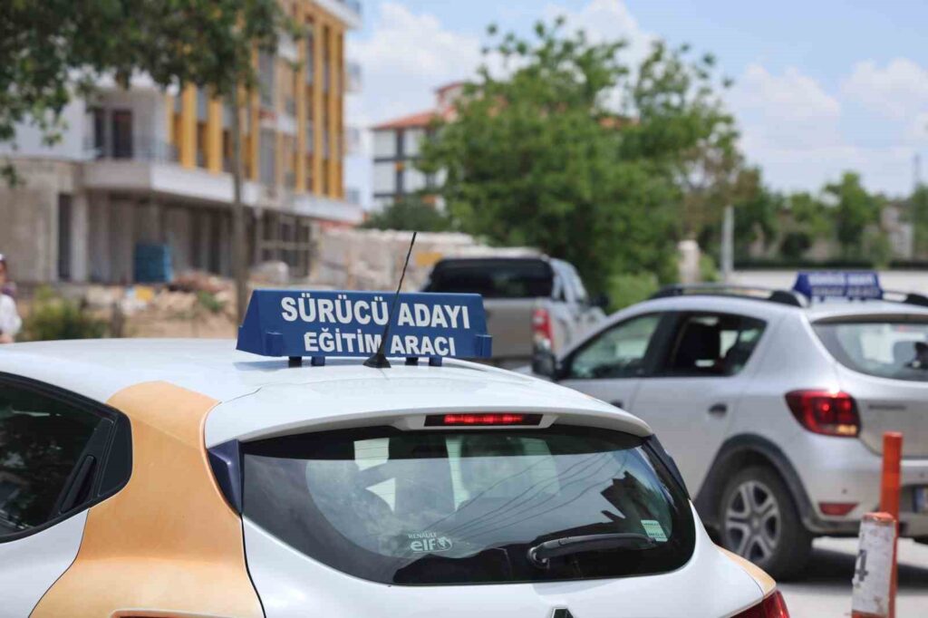 Warning on the first driving experience: ‘One cannot become a teacher from a spouse or a father’