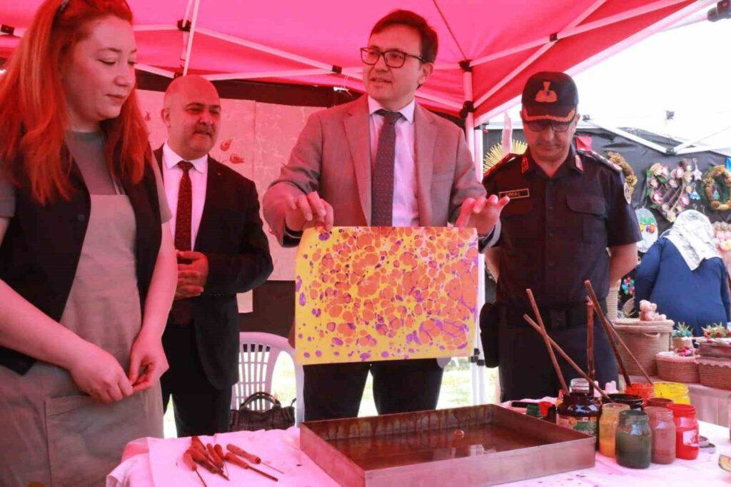 Year-end exhibition opened in Kütahya