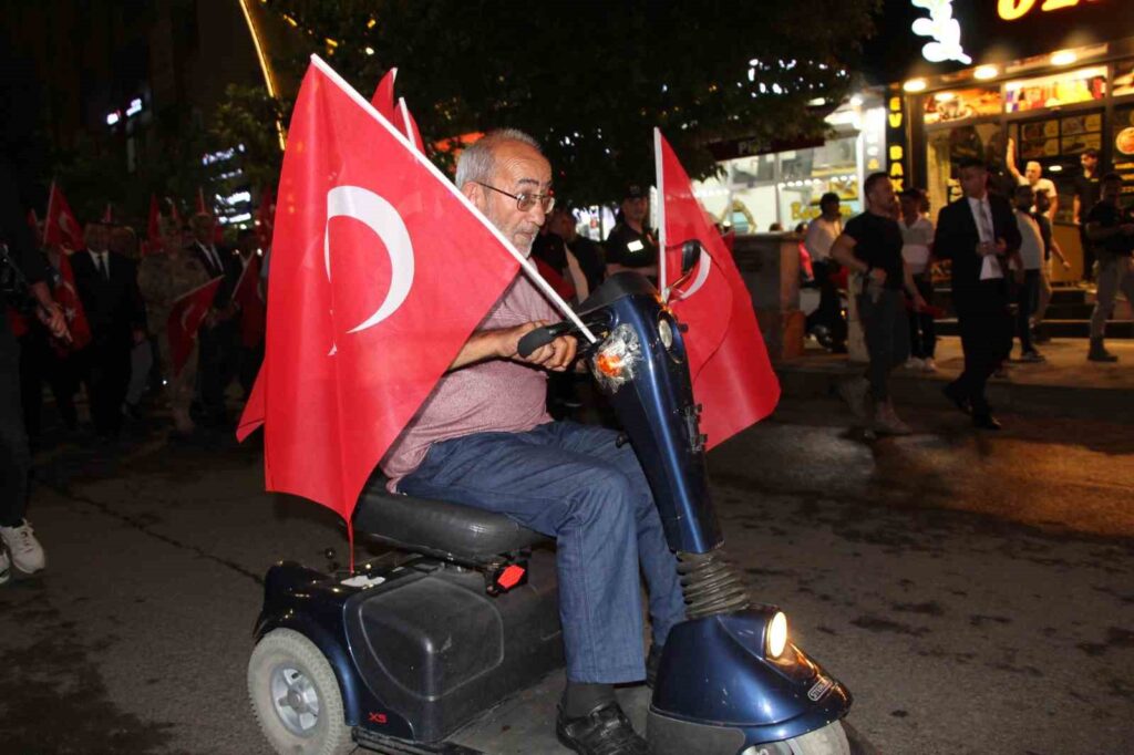 A vigil was held in Bingöl on ‘July 15 Democracy and National Unity Day’