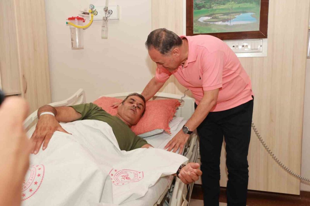 Bingöl Governor visited citizens injured in a stabbing attack