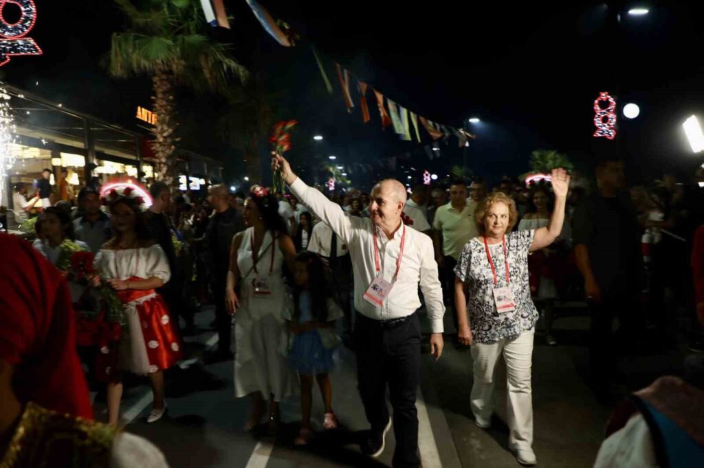 Büyükçekmece Culture and Art Festival was reminiscent of the Rio Carnival