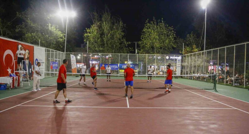 Foot volleyball tournament in Antalya in honor of legends