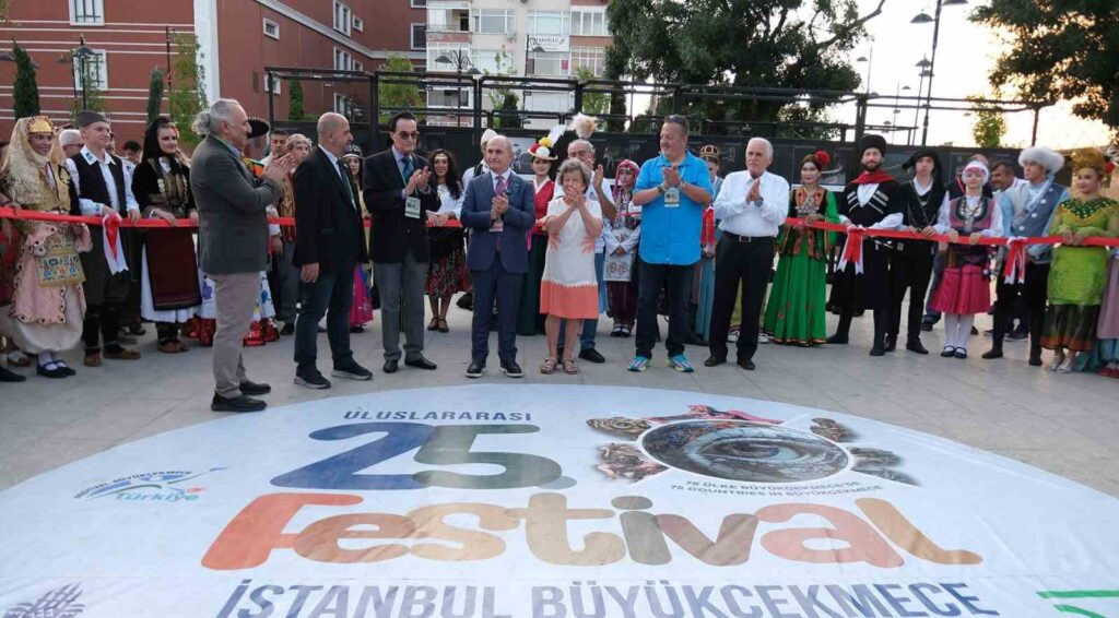 In Büyükçekmece, the awarded works from the “International Güler Ertan Photography Competition” were exhibited