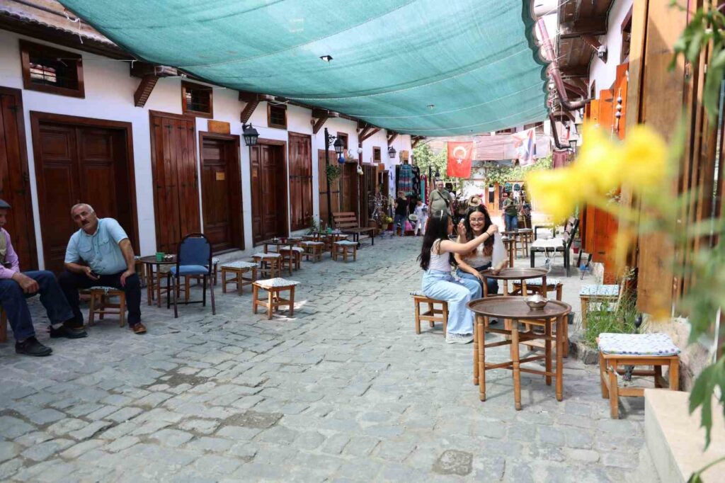 It became an example for Turkey, this street came to life with the handicrafts of women