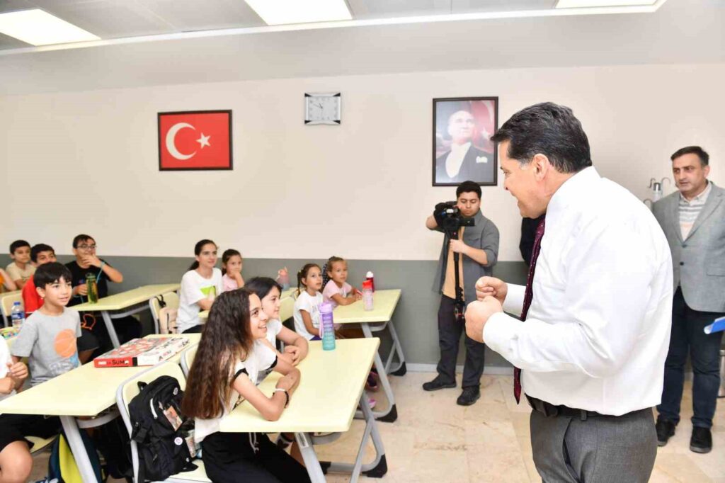 Summer cultural art schools have started in Esenyurt.