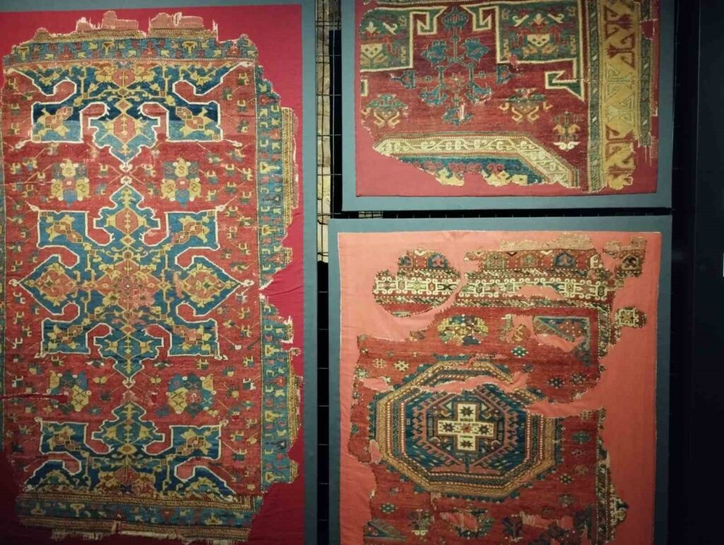 The exhibition ‘Art Intertwined with Love: Turkish Carpets’ at the Museum of Turkish and Islamic Works attracts great interest.