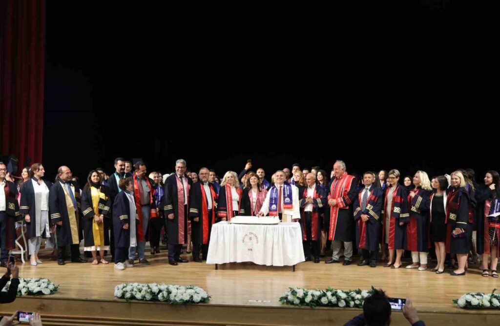 The joy of graduate graduation was experienced at ERÜ.