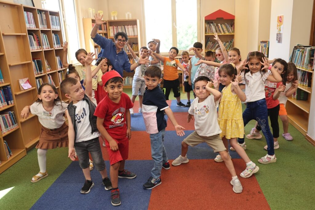 They are spending the summer holiday in Nilüfer’s libraries