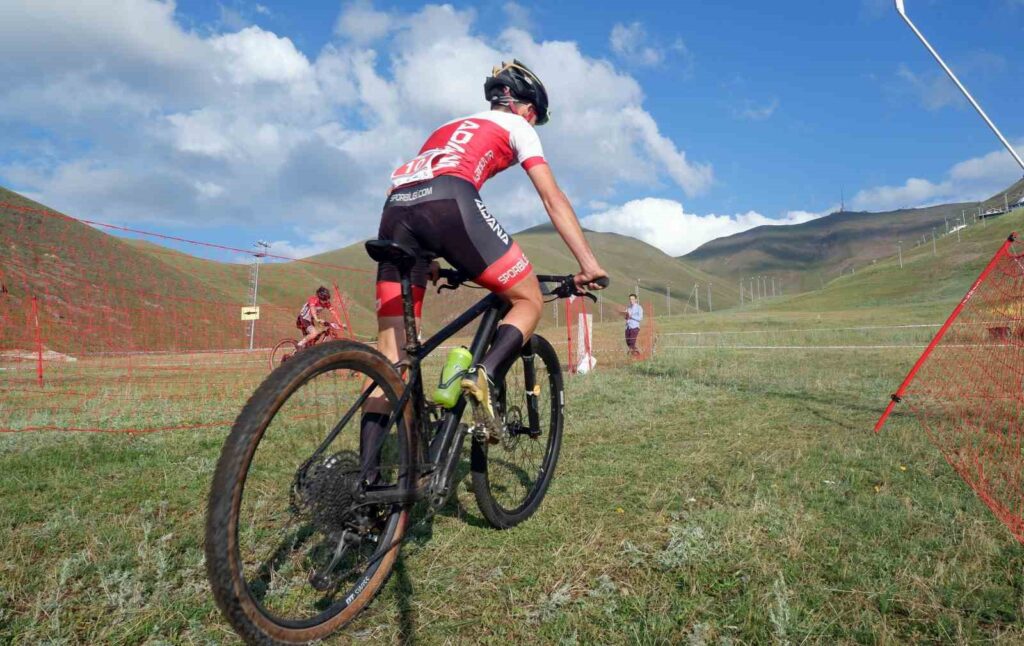 They pedaled at the summit of Palandöken.