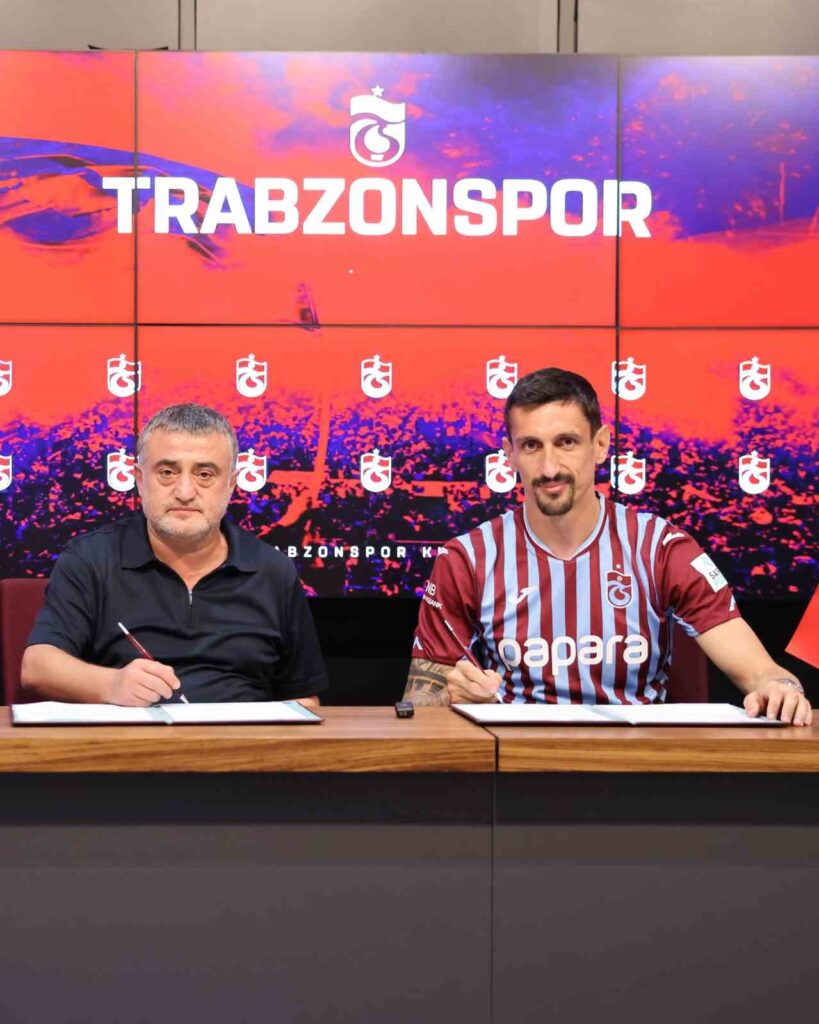 Trabzonspor signed a 3-year contract with Stefan Savic