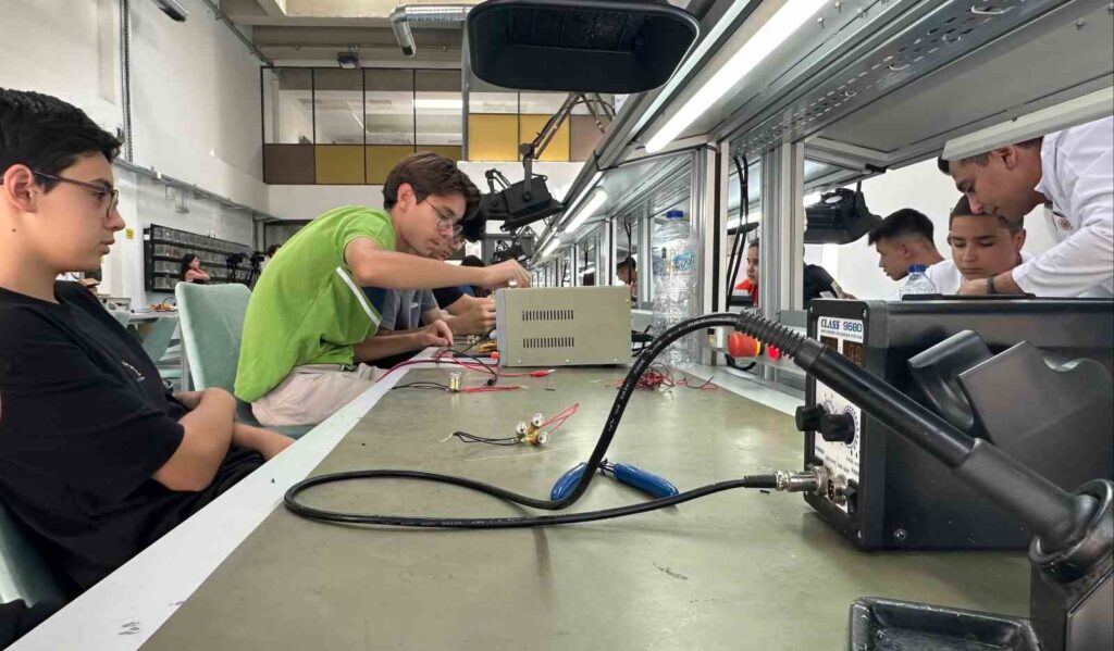 Visit to students who gained vocational skills during summer holiday within the scope of ‘workshop program’ from the Ministry