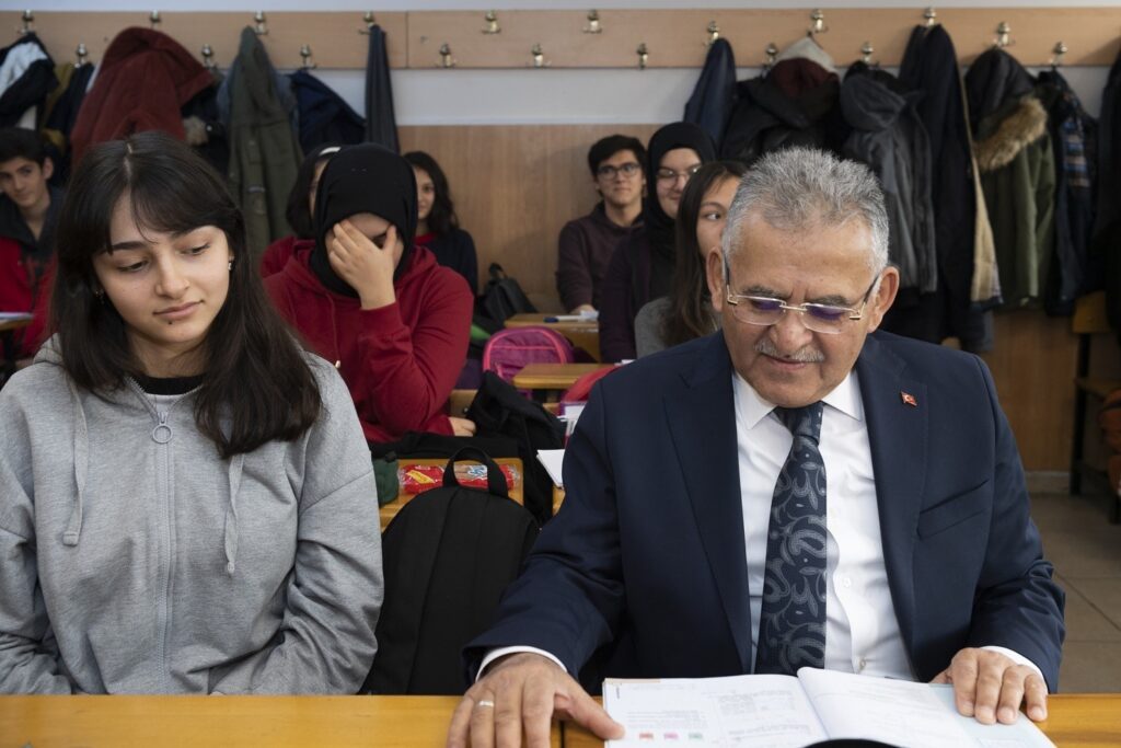 With the free courses offered by the Metropolitan KAYMEK, significant success achieved by young people in the LGS