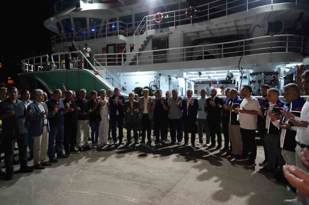 Fishermen in Samsun opened the season by saying ‘vira bismillah’.