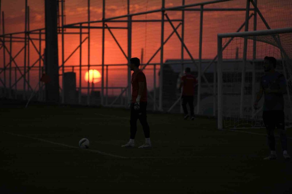 In the magnificent atmosphere of Erciyes, they are camping in the morning and evening.