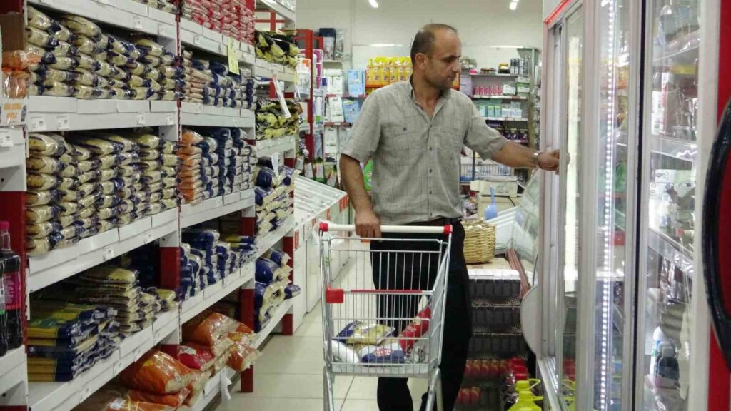 The number of businesses in Van that do not sell boycott products has increased.