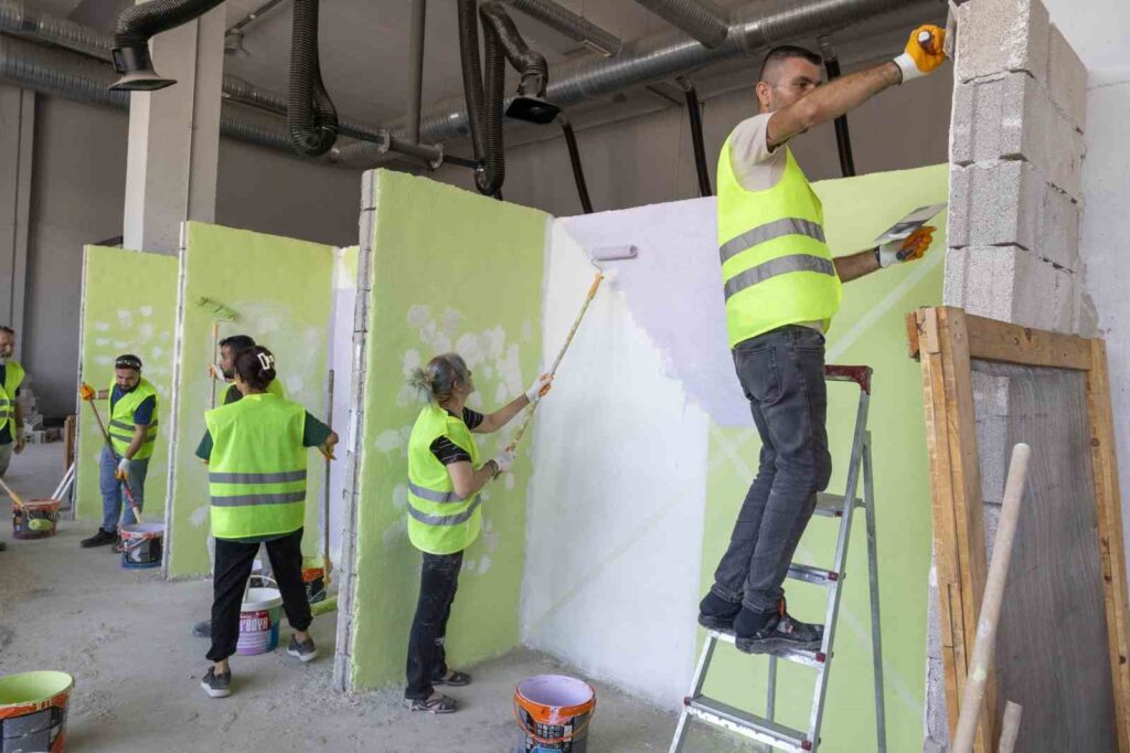 They are training qualified personnel to meet the needs of the labor market.