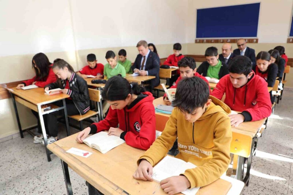 Governor Aydoğdu: “The first day of school is a celebration that heralds the re-sprouting of hopes, the beating of hearts together, and the shaping of the future in our hands.”
