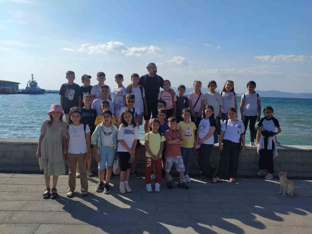 Karate kids went to the sea for the first time in their lives.
