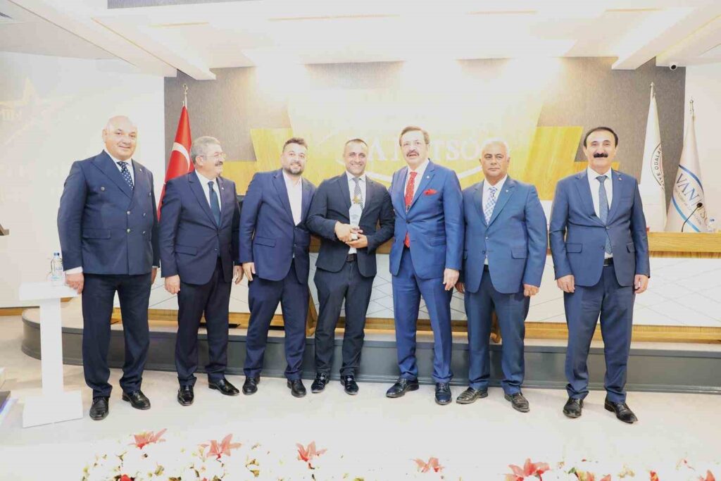 Meaningful award for Lokman Hekim