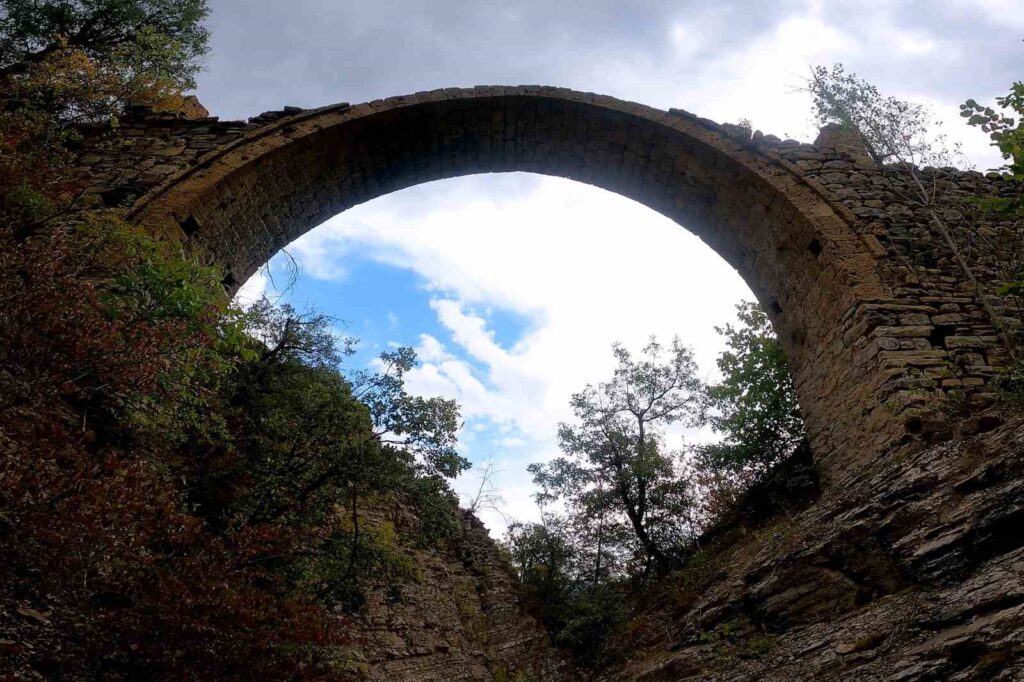 The aqueduct in Gümüşhane that defies centuries.