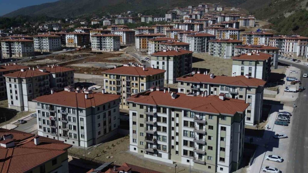 In Hatay, where the wounds of the earthquake are being healed, the delivery of 44,227 residential and commercial units is planned by the end of the year.