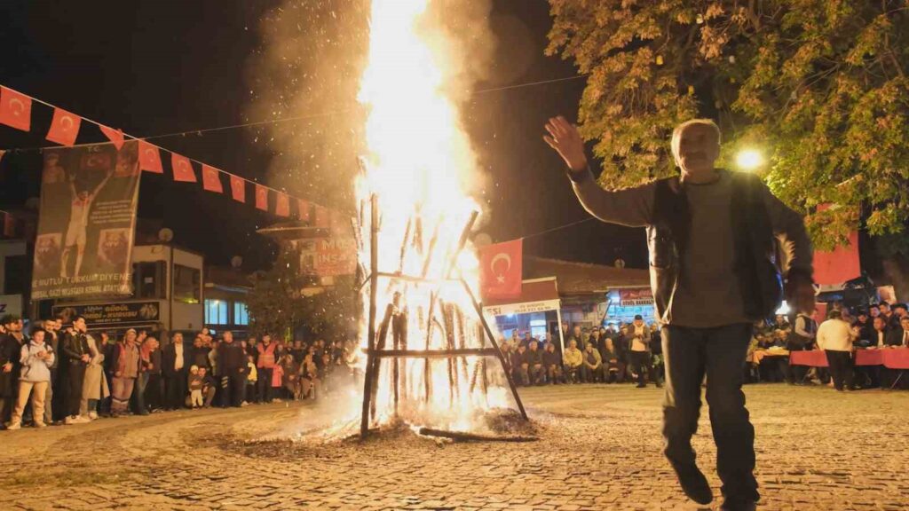 In this district, the enthusiasm of the Republic is celebrated with traditions.